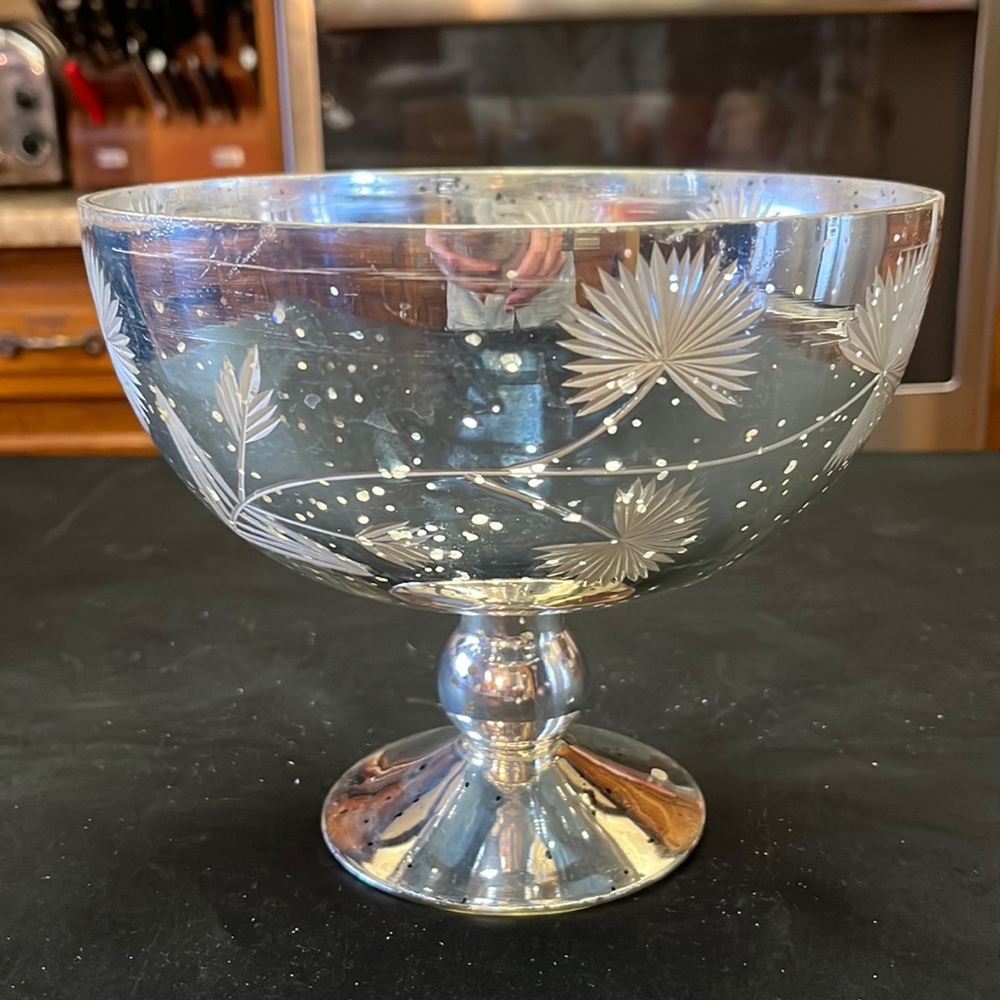 Beautiful Silvered Vintage Inspired Footed Bowl With Cut-Glass Design. NWT.